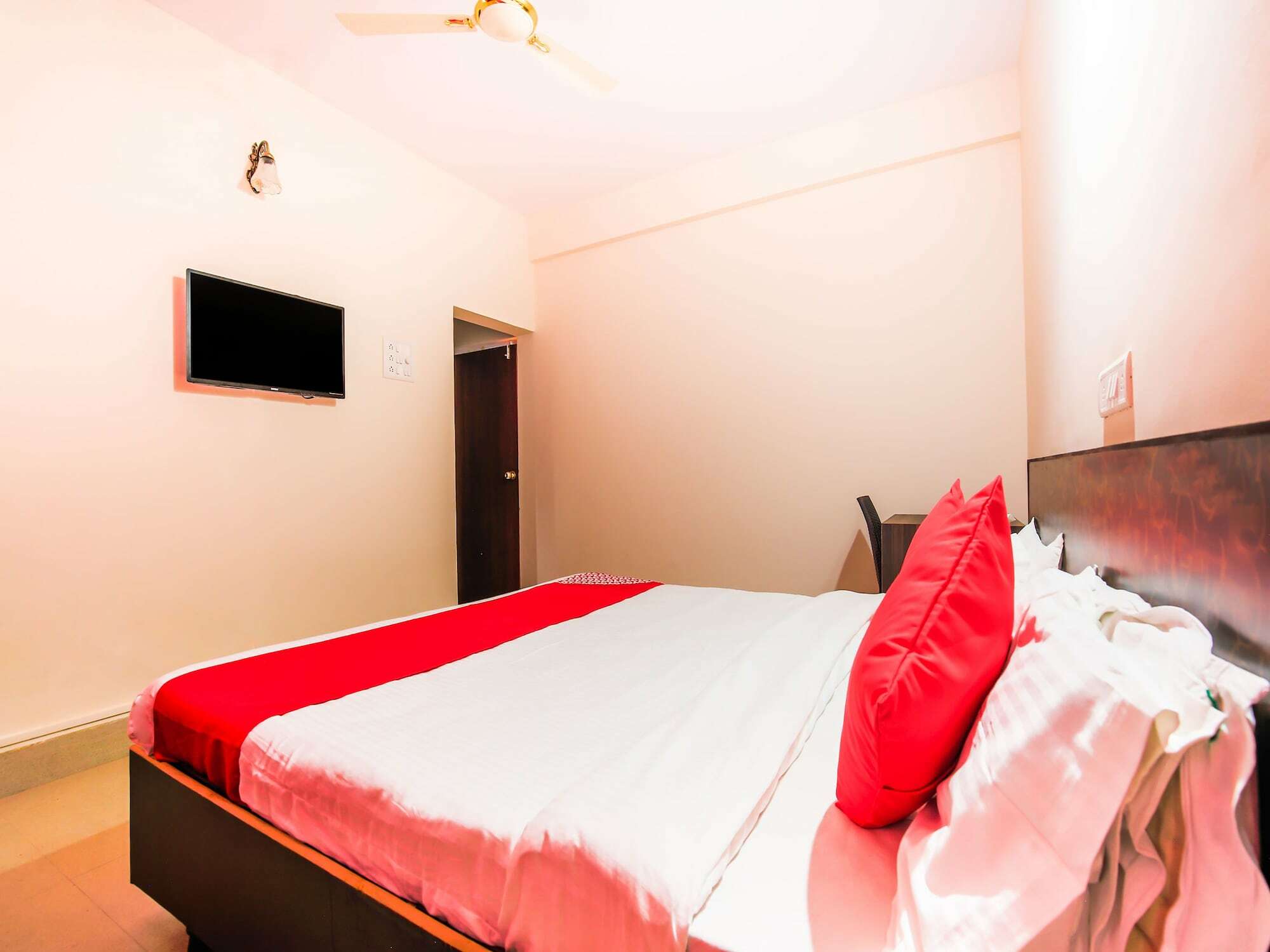 Oyo 18794 Hotel Colva Plaza Экстерьер фото